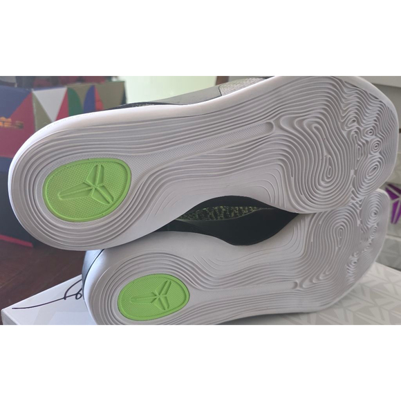 Brand New 2014 Kobe 9 Elite 'Victory' size 13 - Picture 4 of 5